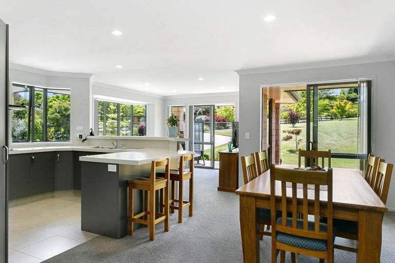 Photo of property in 18 Loch Views Road, Acacia Bay, Taupo, 3385
