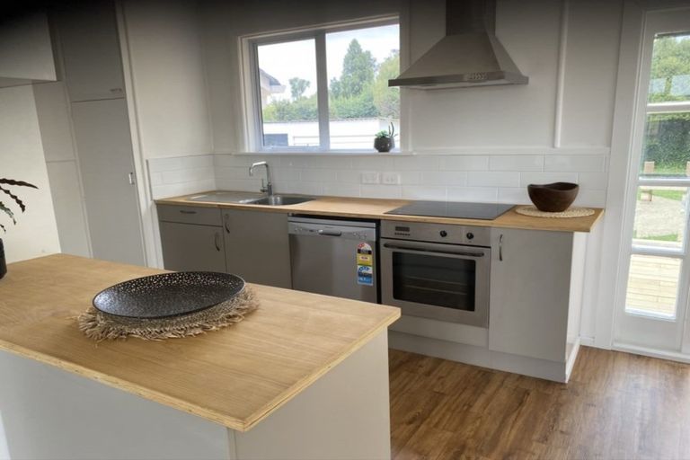 Photo of property in 69 Collingwood Street, Eltham, 4322