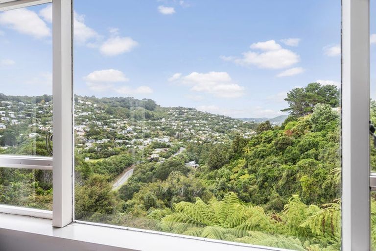 Photo of property in 4 Chancellor Way, Crofton Downs, Wellington, 6035