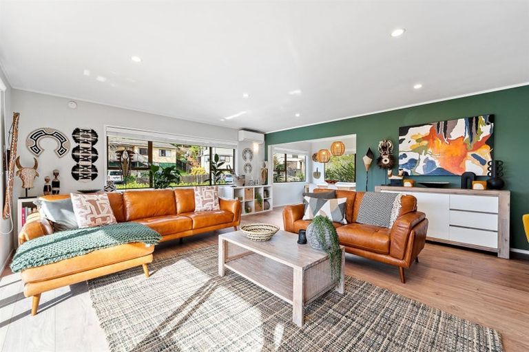 Photo of property in 82 Oaktree Avenue, Browns Bay, Auckland, 0630