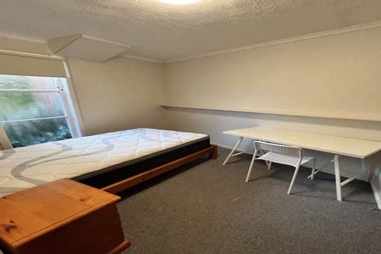 Photo of property in 35 Montgomery Avenue, Rothesay Bay, Auckland, 0630