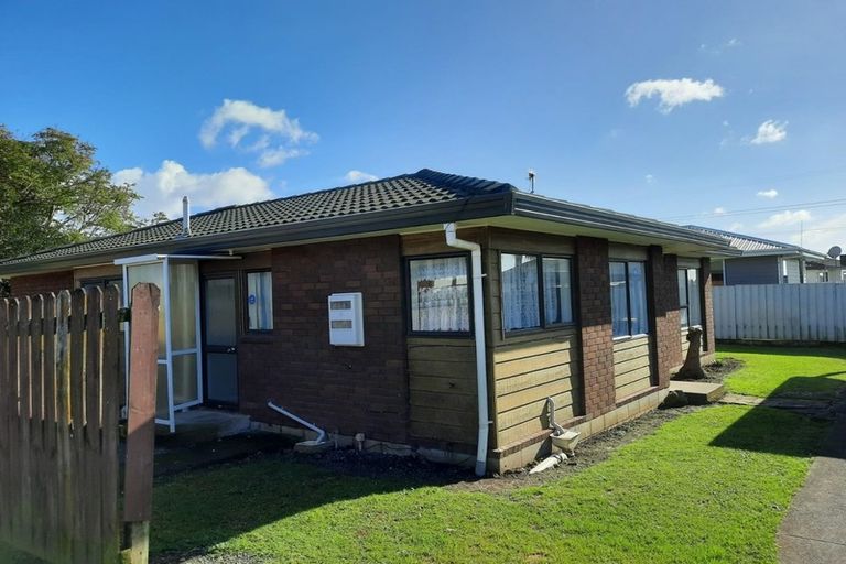 Photo of property in 2/34 Penion Drive, Flat Bush, Auckland, 2023