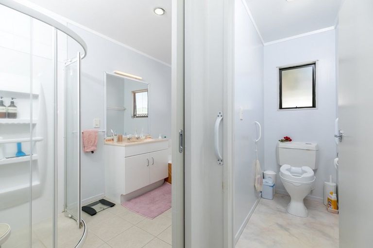 Photo of property in 33a Sandwich Road, St Andrews, Hamilton, 3200