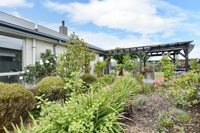 Photo of property in 27 Westpark Boulevard, Rangiora, 7400