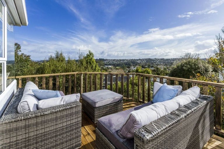 Photo of property in 1/348 Glenfield Road, Glenfield, Auckland, 0629