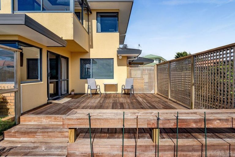 Photo of property in 20 Kellyville Heights, Merrilands, New Plymouth, 4312