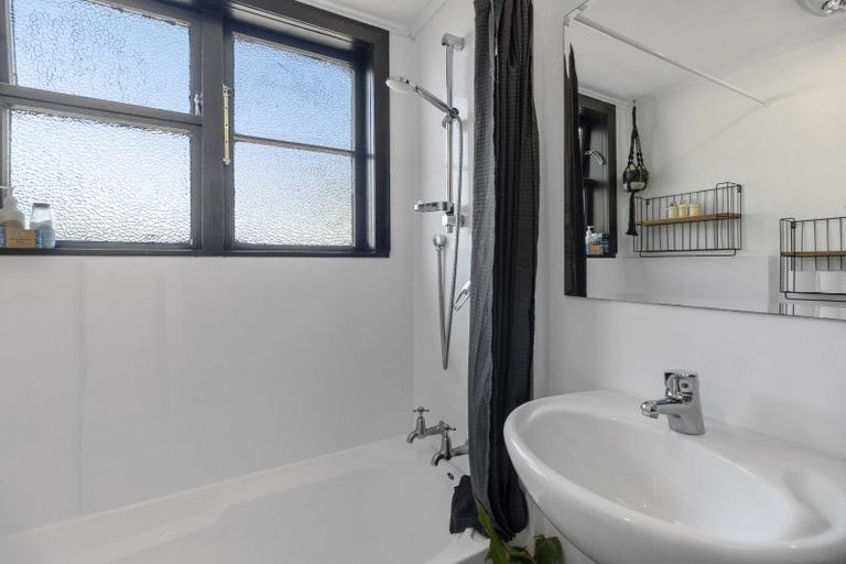 Photo of property in 9 Percy Avenue, Stratford, 4332