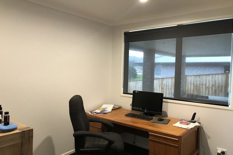 Photo of property in 6 Raithburn Terrace, Pokeno, 2402