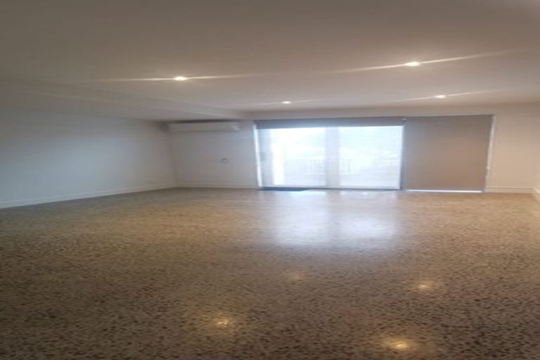 Photo of property in 214 Hobsonville Point Road, Hobsonville, Auckland, 0616