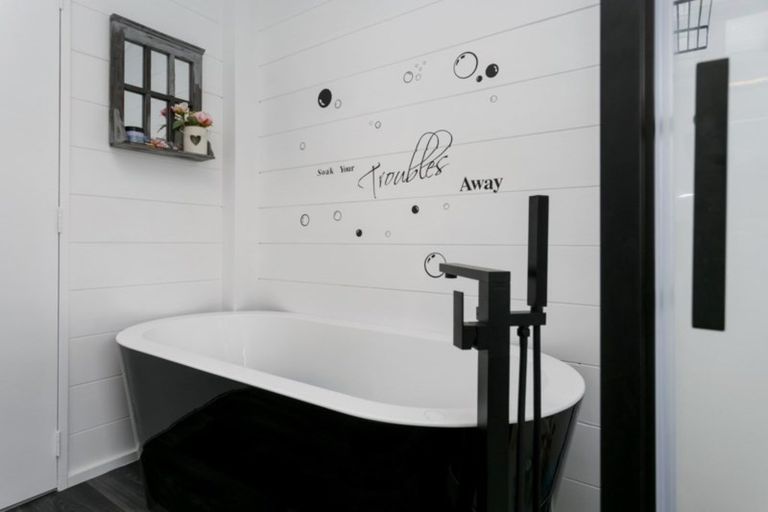 Photo of property in 26 Richmond Avenue, Richmond Heights, Taupo, 3330