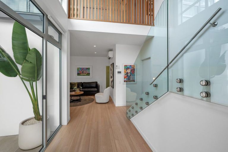 Photo of property in 8 Sylvan Park Avenue, Milford, Auckland, 0620