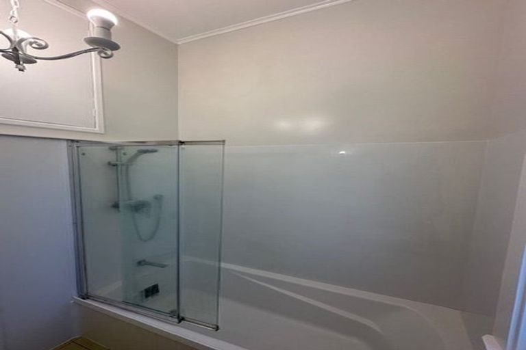 Photo of property in 27 Hautana Square, Woburn, Lower Hutt, 5010