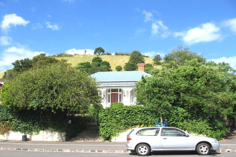 Photo of property in 1/90 Victoria Road, Devonport, Auckland, 0624