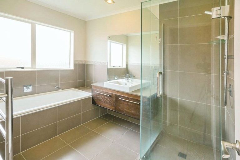 Photo of property in 22 Athenry Place, Dannemora, Auckland, 2016