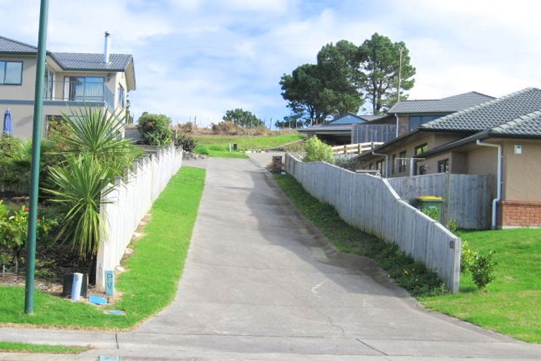 Photo of property in 39 Roberta Crescent, Orewa, 0931