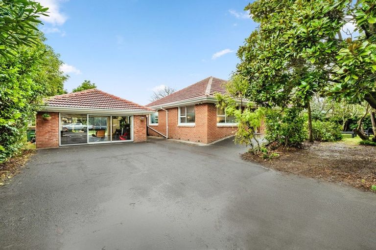 Photo of property in 36 Yeovil Road, Te Atatu Peninsula, Auckland, 0610