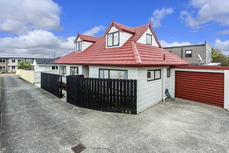 Photo of property in 1/30 Ngataringa Road, Devonport, Auckland, 0624