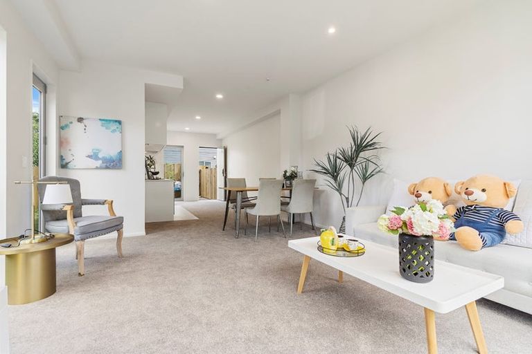 Photo of property in 10/3 Matuhi Rise, Henderson, Auckland, 0612