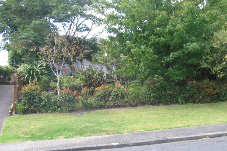 Photo of property in 1/23 Ludlow Terrace, Totara Vale, Auckland, 0627