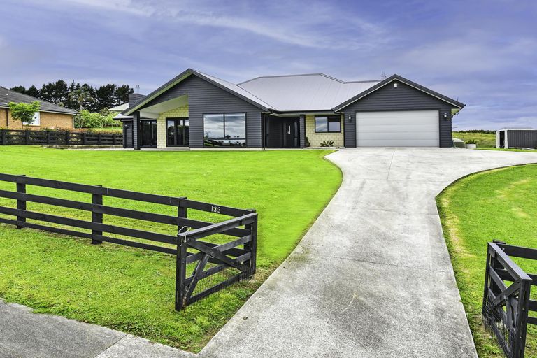 Photo of property in 133 Mcrobbie Road, Kingseat, Papakura, 2580