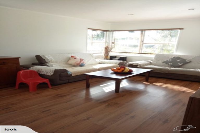 Photo of property in 9 Beaudine Avenue, Glenfield, Auckland, 0629