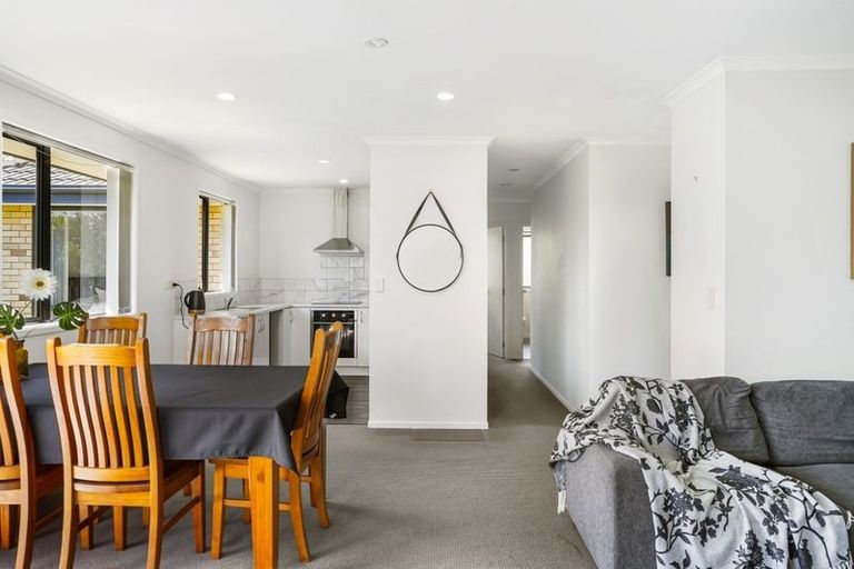 Photo of property in 74 Pitt Avenue, Clendon Park, Auckland, 2103