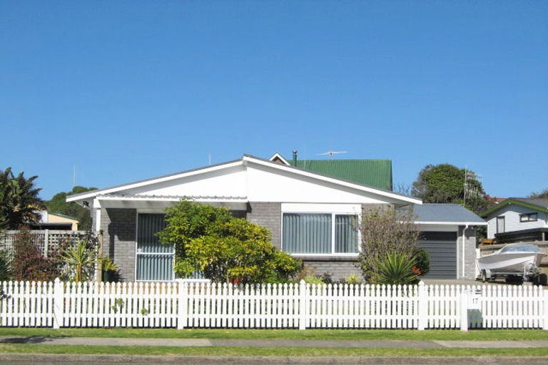 Photo of property in 17 Fishermans Drive, Coastlands, Whakatane, 3120