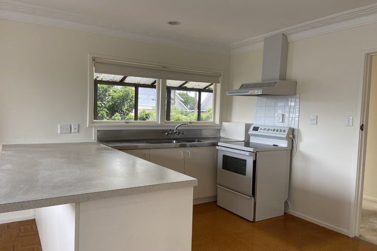 Photo of property in 1/2a Ascot Avenue, Narrow Neck, Auckland, 0624