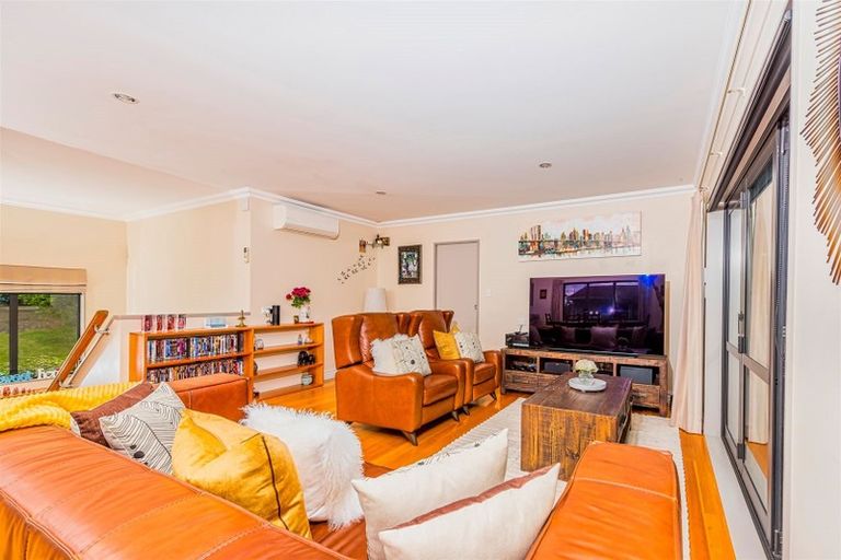 Photo of property in 10a Yule Place, Massey, Auckland, 0614