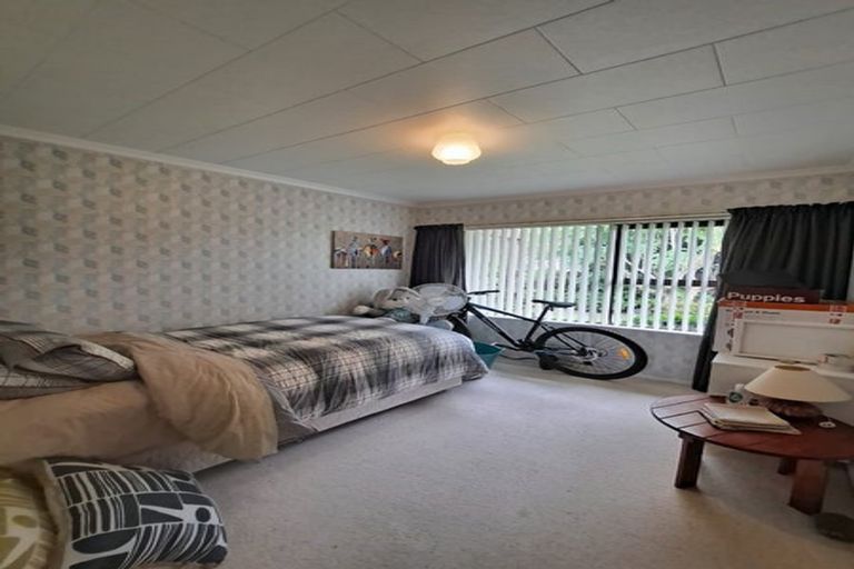 Photo of property in 13a Julian Place, Westown, New Plymouth, 4310