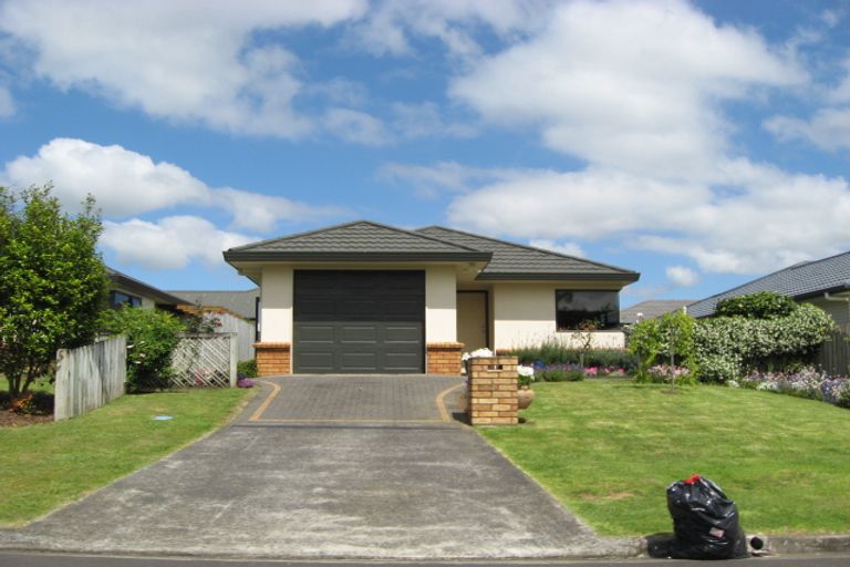 Photo of property in 2a Dan Bryant Place, Pukekohe, 2120