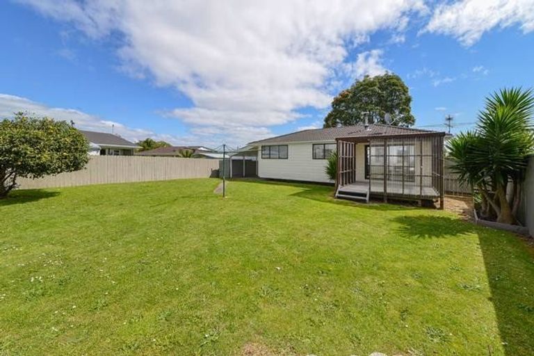 Photo of property in 16 Citril Place, Red Hill, Papakura, 2110