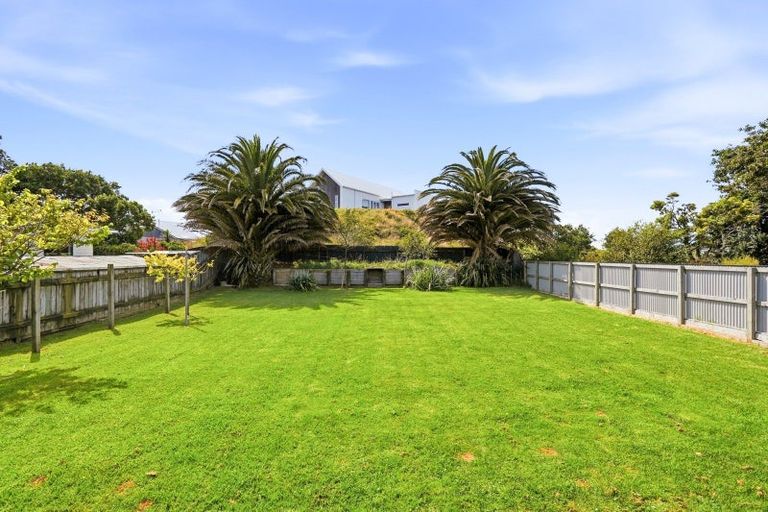 Photo of property in 10 Andresen Street, Foxton Beach, Foxton, 4815