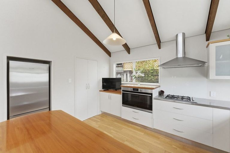 Photo of property in 5 Magnolia Drive, Westown, New Plymouth, 4310