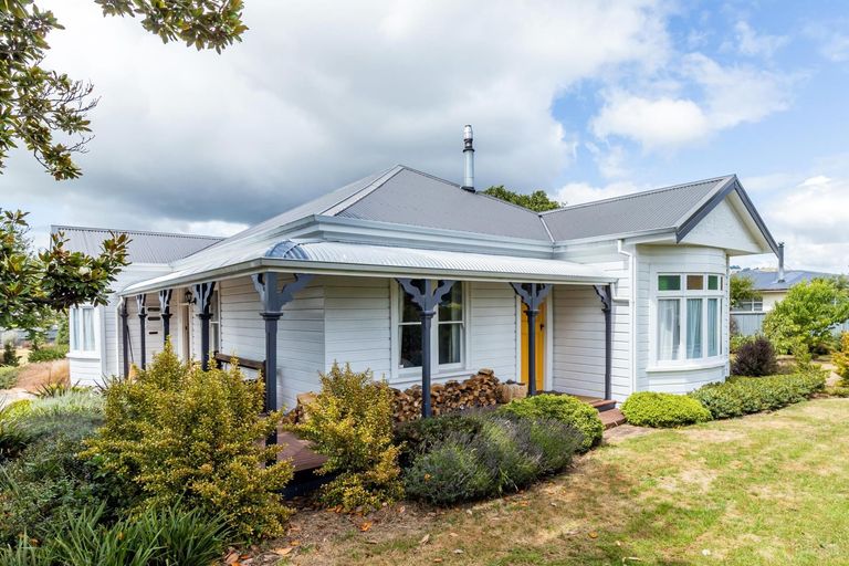 Photo of property in 43 Rhodes Street, Waimate, 7924