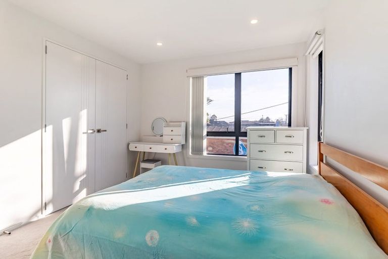 Photo of property in 145 Astley Avenue, New Lynn, Auckland, 0600