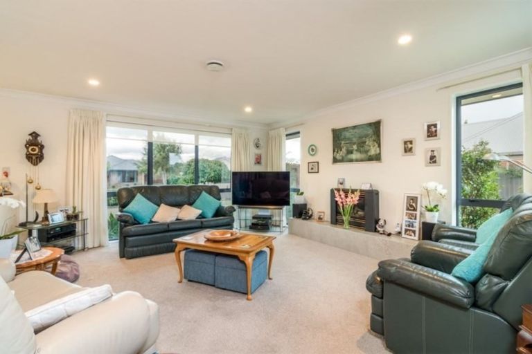 Photo of property in 5 Kotuku Crescent, Takanini, 2112