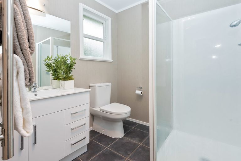 Photo of property in 12 Minerva Terrace, Cockle Bay, Auckland, 2014