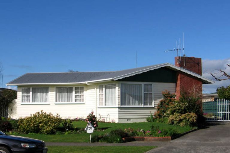 Photo of property in 49 Wikiriwhi Crescent, Awapuni, Palmerston North, 4412