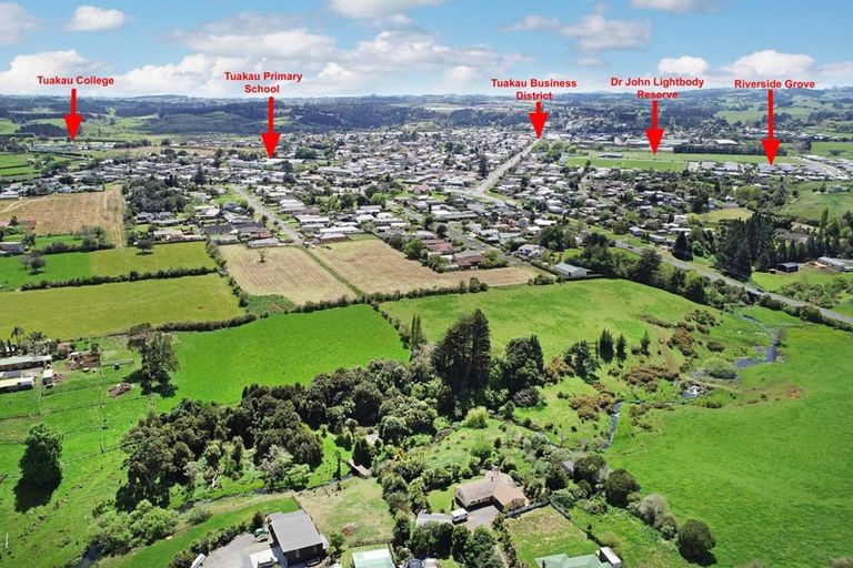 Photo of property in 2 Dromgools Road, Tuakau, 2121