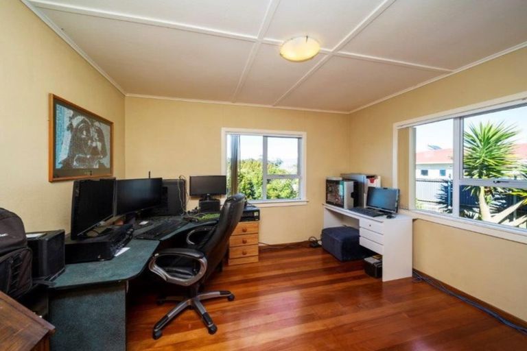 Photo of property in 7 Lambton Terrace, Welbourn, New Plymouth, 4312