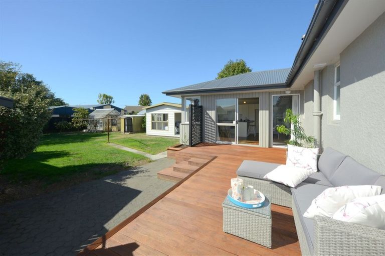 Photo of property in 39 Middlepark Road, Sockburn, Christchurch, 8042