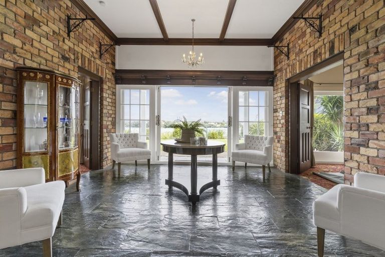 Photo of property in 1 Norwood Road, Bayswater, Auckland, 0622