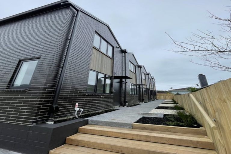 Photo of property in 7/63 Taikata Road, Te Atatu Peninsula, Auckland, 0610