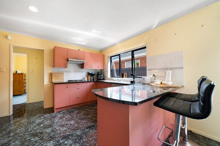 Photo of property in 42a Totara Road, Te Atatu Peninsula, Auckland, 0610