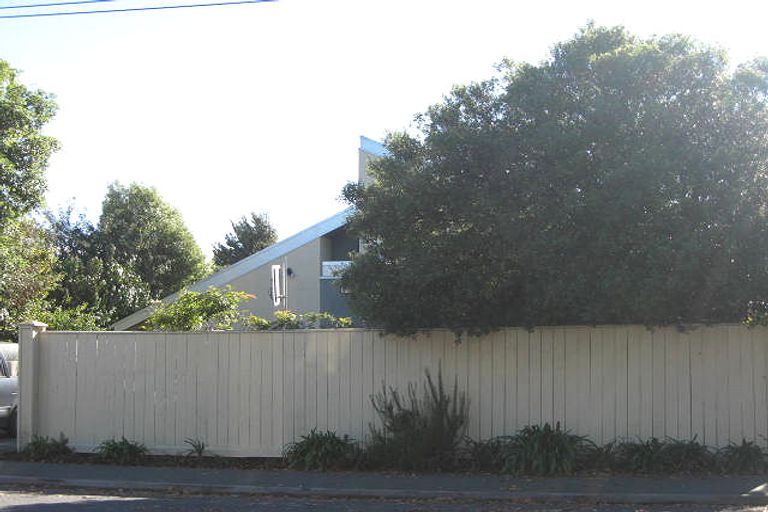 Photo of property in 19 Jeffreys Road, Fendalton, Christchurch, 8052