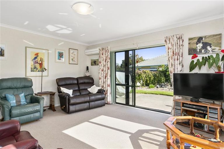 Photo of property in 3 Evergreen Glade, Papamoa Beach, Papamoa, 3118