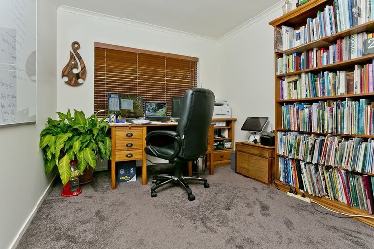 Photo of property in 53 Bluebird Crescent, Unsworth Heights, Auckland, 0632