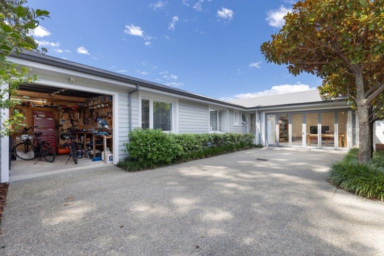 Photo of property in 353 Hardy Street, Nelson, 7010