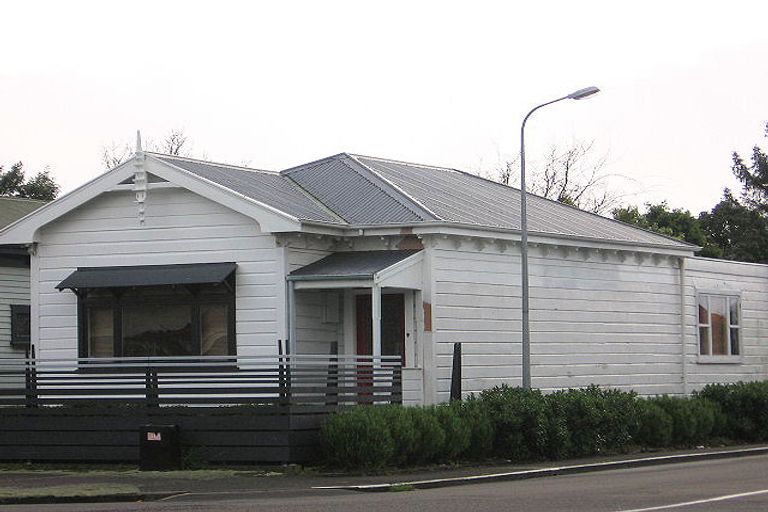 Photo of property in 79 Victoria Avenue, Palmerston North, 4410
